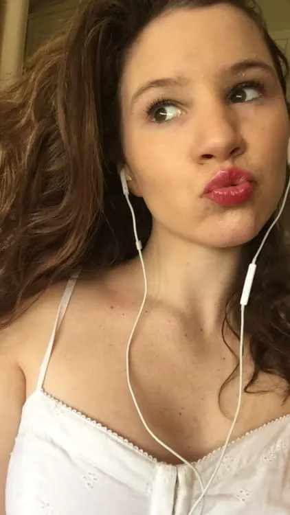 Sofia, 23 anni — incontri extraconiugali a Ciampino